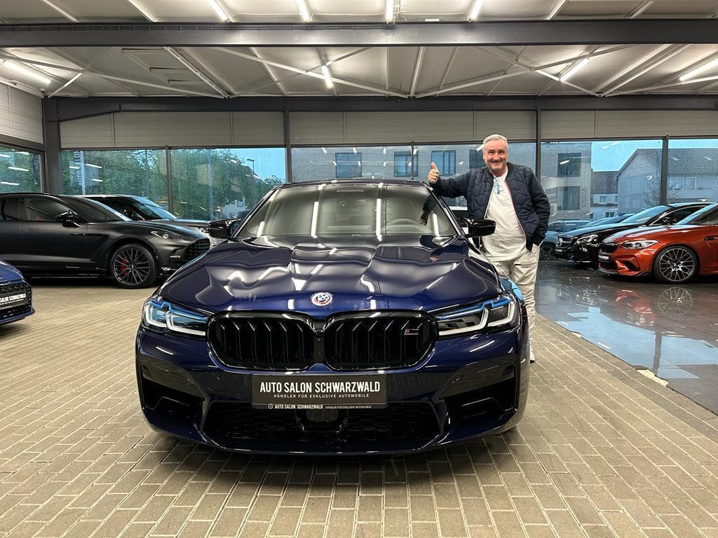 Fahrzeugübergabe bei Auto Salon Schwarzwald 14